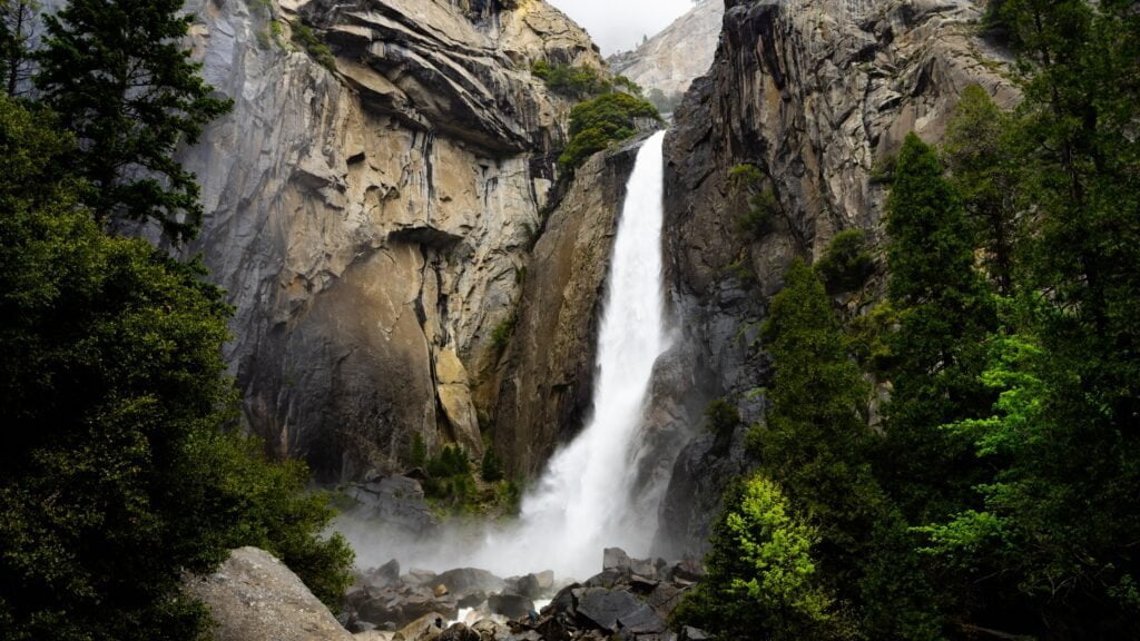 Waterfall hikes near me - Yosemite Falls Trail